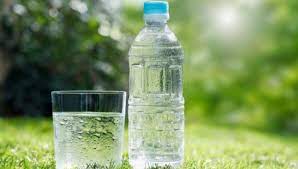 Lansia Memiliki Standar Minimal Kadar Air Yang Harus Dikonsumsi Setiap Harinya